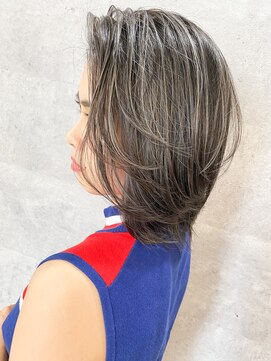 オリ(‘Oli) 細めハイライト＿プラチナグレイ