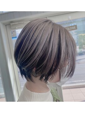 シュカブラ スパングル(Skovla Spangle) ショートボブ