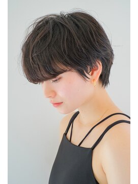 ガリカ(Gallica kinshicho) グレージュ  × 毛束感 ☆黒髪マッシュショート