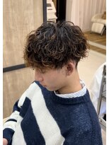 メンズギフト(men's GIFT)&nbsp;刈り上げツーブロック波巻きスパイラルパーマメンズマッシュ