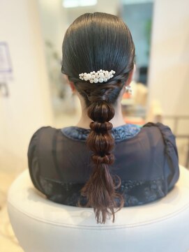 ヘアーリゾートラシックアールプラス(hair resort lachiq R+) ポニースタイル