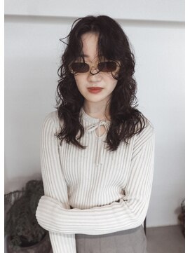 シカ(sica) ロングくるくるハードパーマ