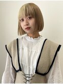 ぱっつん前髪ボブ　ツートーンデザインカラー　ベージュブロンド