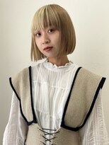 ルーム(Loom.)&nbsp;ぱっつん前髪ボブ　ツートーンデザインカラー　ベージュブロンド