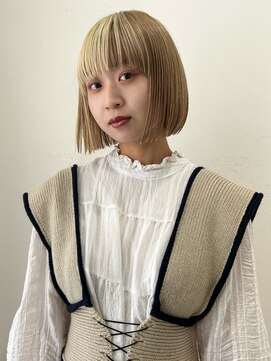 ルーム(Loom.) ぱっつん前髪ボブ ツートーンデザインカラー ベージュブロンド