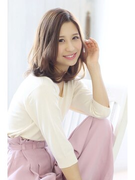 シロフイケブクロ(shirof ikebukuro) 色っぽ大人可愛いふんわりミディ