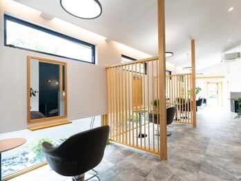 モティーク(mottiek)の写真/［津山］個室あり◎少人数の落ち着いた店内で丁寧なカウンセリングを行うので、お悩みも相談しやすい♪
