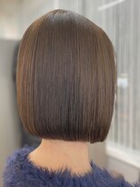 ジエクト ヴィシア(The Ect VIXIA)&nbsp;切りっぱなしボブ/刈り上げボブ/くすみベージュ