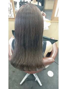 ヒトリシズカ グレージュモカのナチュラルストレート☆