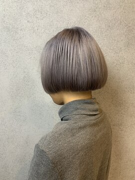ヘアサロンM 新宿 ハイトーングレージュ