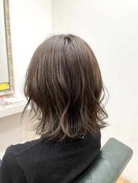アクルヘアーバイテソロ(AKUR hair by tesoro) 透明感ミディ