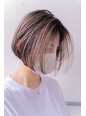 前下がりボブ　シャドールーツ
