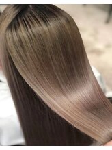 縮毛矯正には特にこだわり有り！厳選された高品質薬剤のみを使用の為低ダメージなのにツルツルの仕上がり！