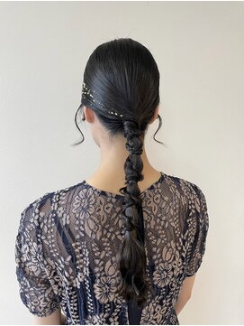 ユーフォリア 青山(Euphoria) お呼ばれアレンジ♪20代30代大人可愛いタイト編みおろし担当yuki