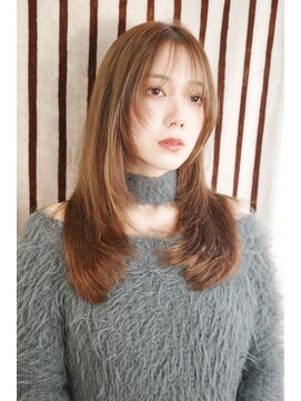 オグジュアリー 表参道(aux.) 雰囲気溢れるナチュラルレイヤー前髪［表参道/表参道駅］