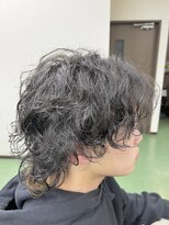 ゼロ(Zero)&nbsp;ダウンパーマツーブロック刈り上げ