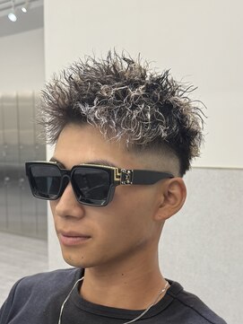 ビカムメンズヘアー 栄店(become men's hair) スパイキーショート/メッシュパーマ
