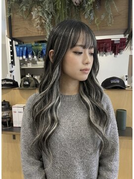チオ(Chio) シールエクステで叶えるコントラストハイライトカラー