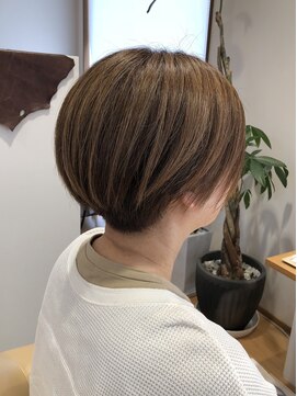 ヘアーウニール(Hair Unir) アッシュブラウン系ハイトーンのグレイカラー（白髪染め）