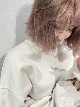 ローウェ 渋谷(Louwe) 切りっぱなしボブ × ピンクベージュ【 ayana 】