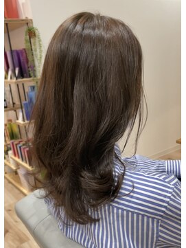 トレートール(tretar) 【ブルーグレージュ】透明感のあるオレンジを抑えた落ち着いた色