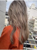 ホワイトグレージュ×シャドールーツ 担当anna