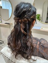 ロイ(ROY)&nbsp;ROYロング/ふわふわハーフアップ・パーティー用ヘアアレンジ