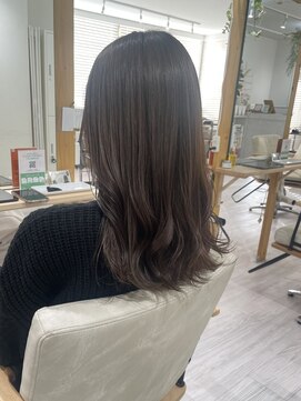 ネロ(Nero) 〔YURI〕オリーブグレージュ