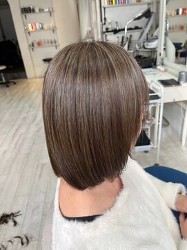 ナンバー ユアイロ 川崎(N° uairo) 【森山】ハイライトカラー