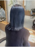 インディゴブルーのミディアムボブ