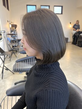 クオン 伊勢崎(QUON.) オリーブグレージュ