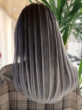 フリーク(FLEEK) レイヤーカット髪質改善ダブルカラーブリーチ