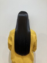 《吉田真優》どこからみても綺麗なシルエット
