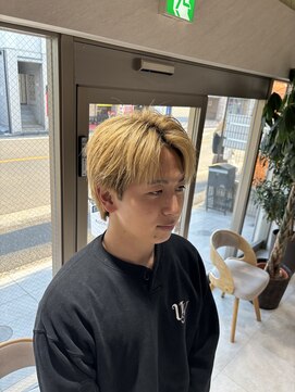 クム 横浜(qumu) "RIKITO"ハイトーンフェザーショート