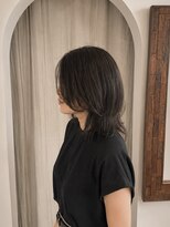イコル(ikoru)&nbsp;ミディアムレイヤー黒髪スタイル伸ばしかけヘアボブ
