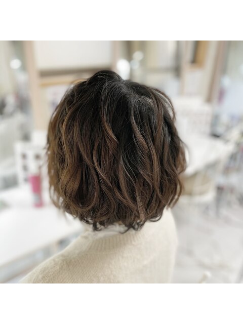 ショートヘアの巻きおろし