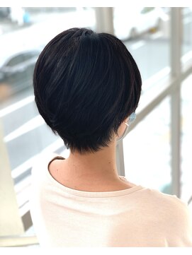 トップヘアー 中庄店(TOP HAIR fuapua) 簡単スタイリングのショートカット【りり】