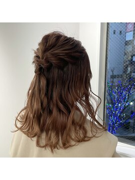 ユーフォリア 新宿通り(Euphoria) ふわふわハーフアップ☆ベージュカラー