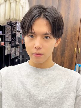 メゾンアクア 表参道(Maison ACQUA) ◆メンズヘア/センターパート/ワックスなし/ウルフ/コンマバング