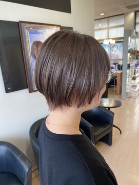 シャンプーボーイ ヒノ(SHAMPOO BOY Hino) アッシュグレージュ×ショートヘア