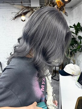 リア(riah) デザインレイヤー/ブリーチ/シルバーグレージュ/ミディアム