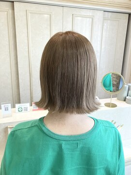 シェリア(Shelia) 1回のブリーチでつくるミルクティーベージュ