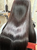 ハコ(H.A.Co) 絹のような光沢感となめらかさがある艶感カラーです。