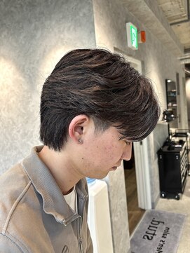 スタッド 松戸(stud. Men‘s) フェザーパーマ/ニュアンスパーマ/センターパート/ウルフパーマ