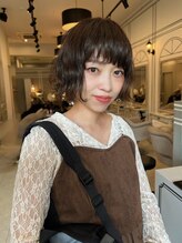 モードケイズエクラ(MODE K's Eclat) ミニ丈くせ毛風デジタルパーマ