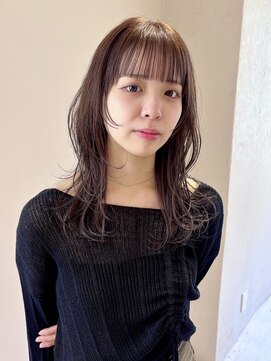 シロ(ciLo) ミディアムレイヤー × グレージュカラー