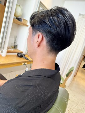 エミュ 表参道 青山(emu) テーパーフェードセンターパートマッシュ表参道