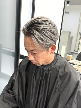 ソルバイジゼル(sol by gisele) 白髪を馴染ませるシルバーバレイヤージュ
