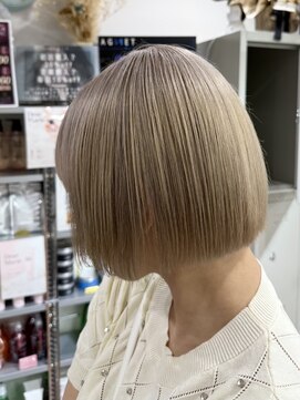イブヘアー(eve hair) ☆ミルクティーベージュ/ボブ/切りっぱなしボブ