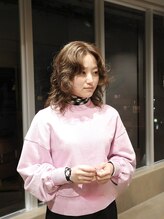 【担当スタイリスト：内田海香】　　　　ミディアムウルフ　オリーブベージュ